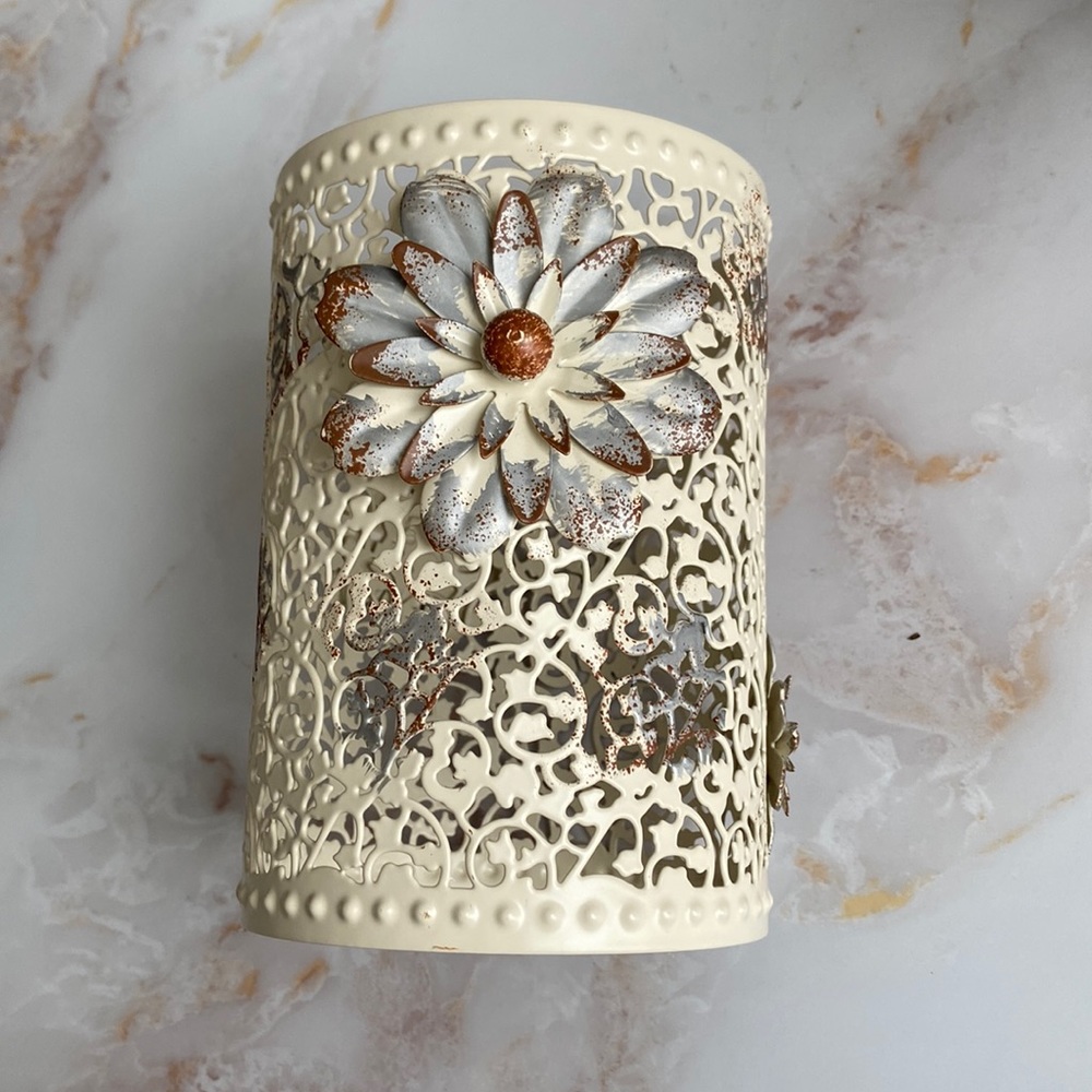 Pink Zebra Blooming vines accent shade